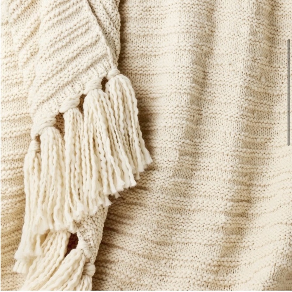 Chunky Cream Colored Raised Stripe Knitted Throw with Tassels - Picture 3 of 10